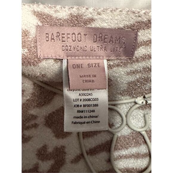 Beautiful Barefoot Dreams CozyChic Ultra Lite Ocean Breeze Poncho One Size Plus - Picture 4 of 6